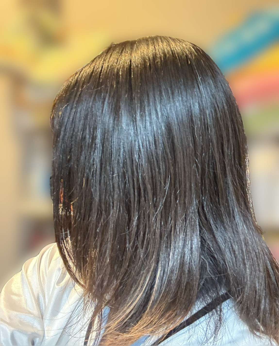 ヘアケアとして毛先に馴染ませている状態